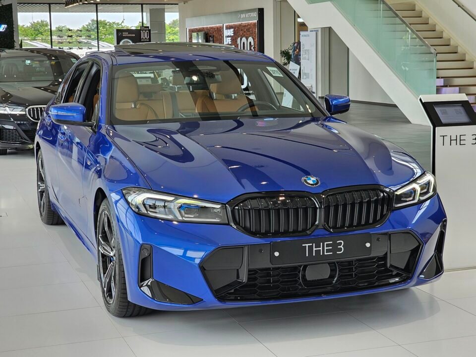 BMW 320i M Sport 2023, foto 2