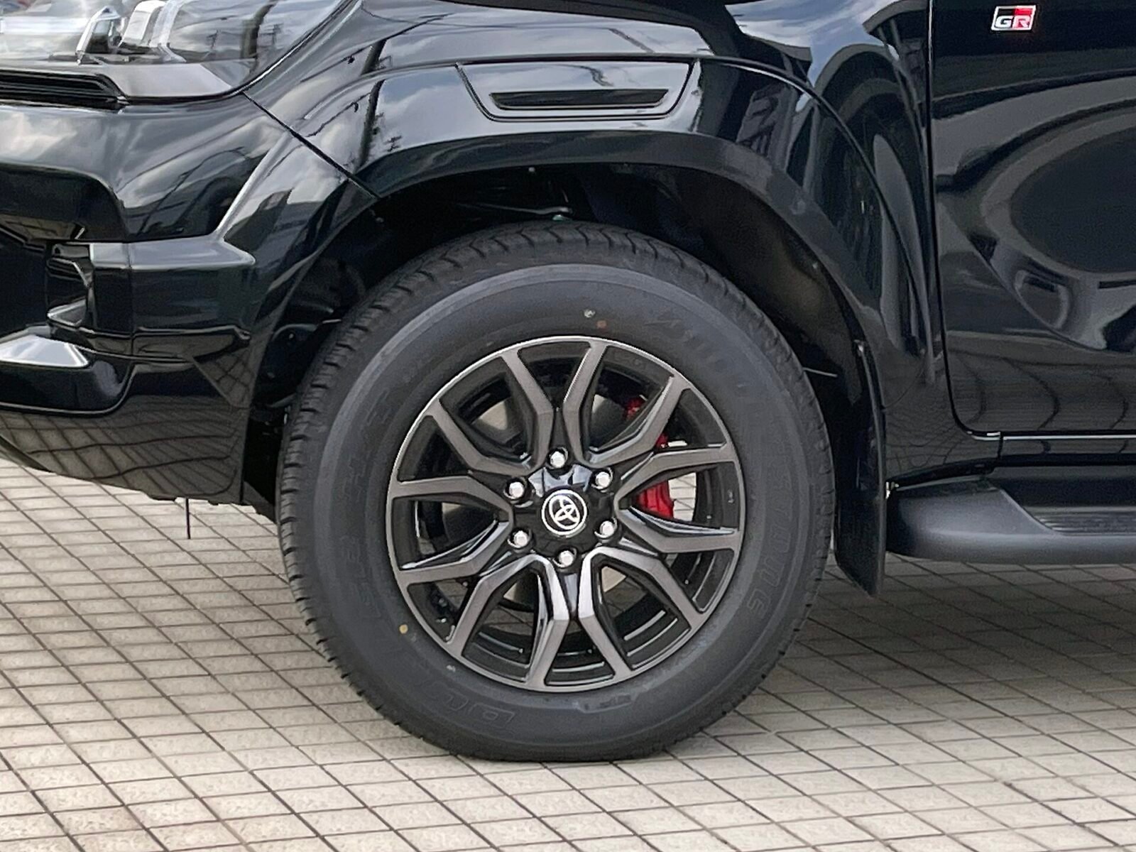 Toyota Hilux GR-Sport 2.8 4×4 2023, foto 4