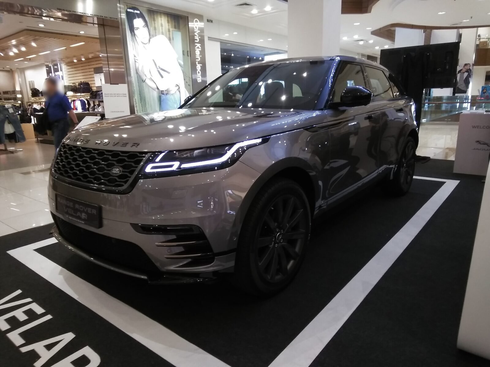 Range Rover Velar R-Dynamic 2.0 2018, foto 1