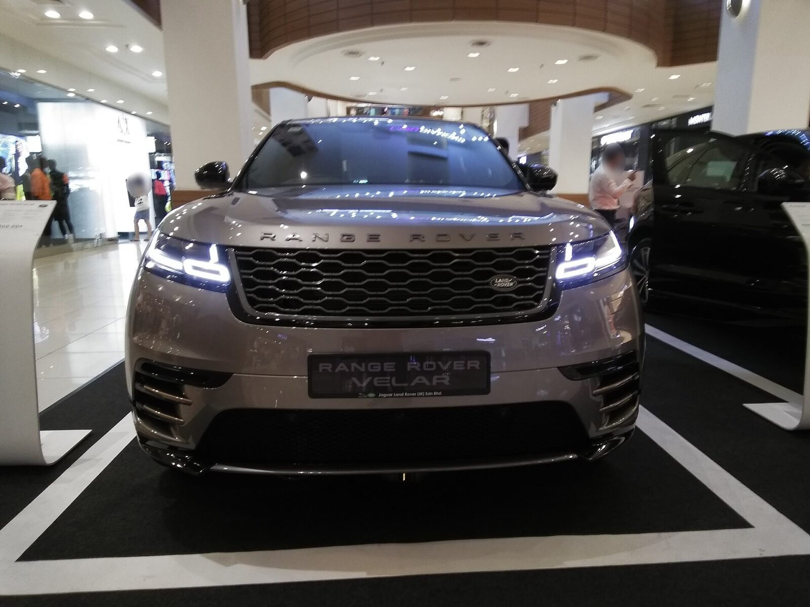 Range Rover Velar R-Dynamic 2.0 2018, foto 2